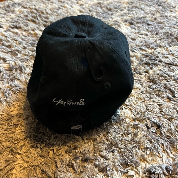 Minnie Mouse Hat - Picture 2 of 4